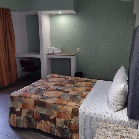 Hotel Metropolitan Гуадалахара Екстериор снимка