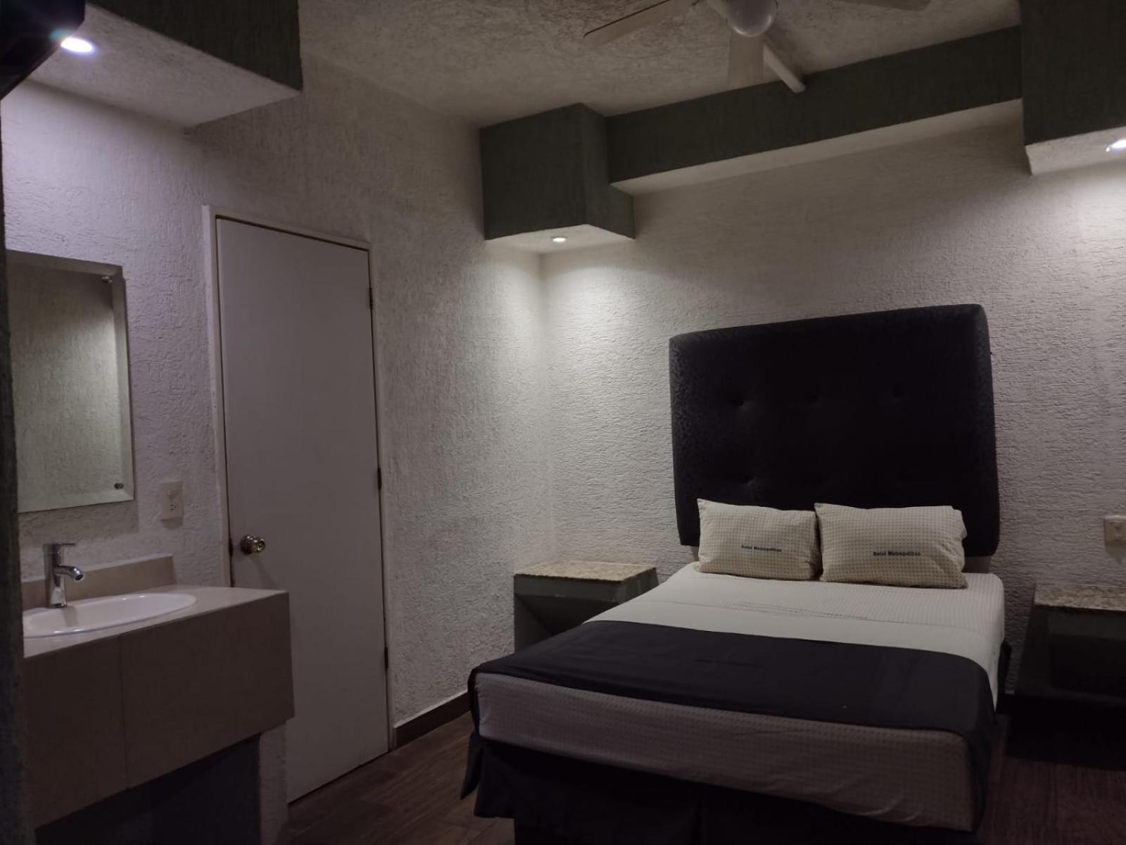 Hotel Metropolitan Гуадалахара Екстериор снимка