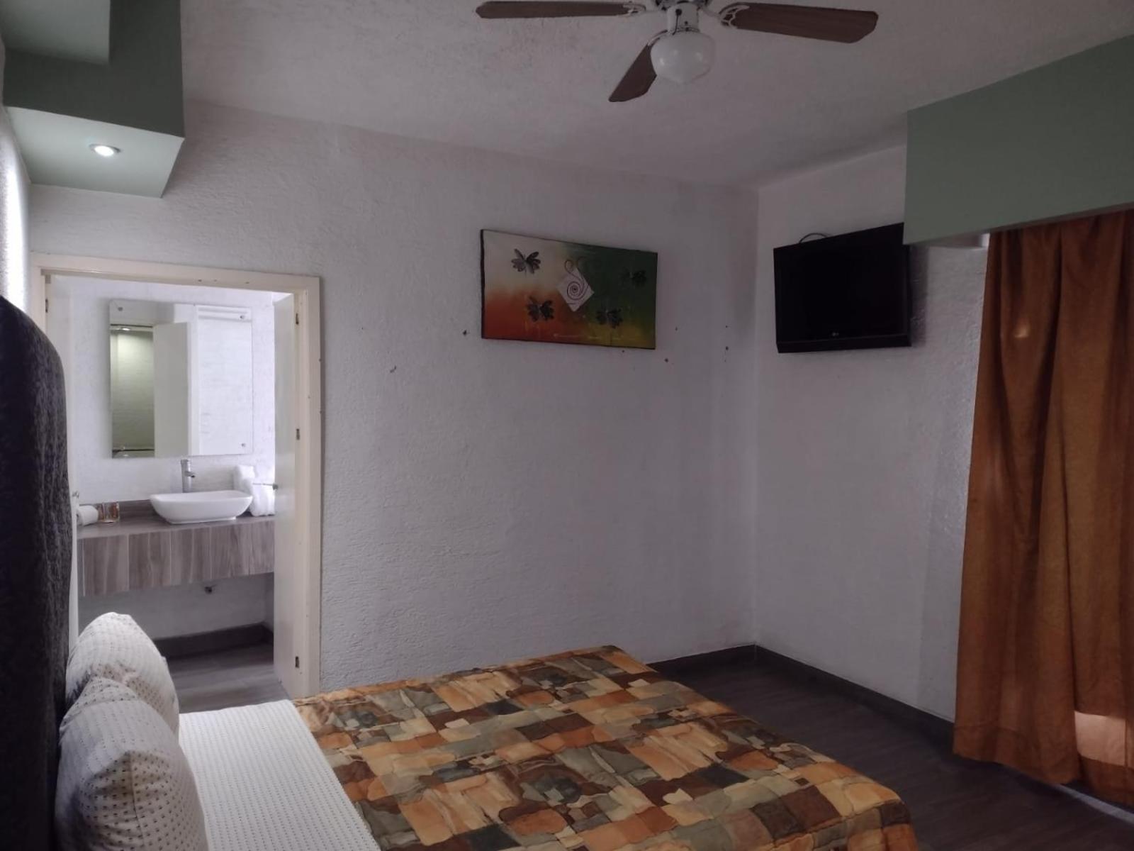 Hotel Metropolitan Гуадалахара Екстериор снимка