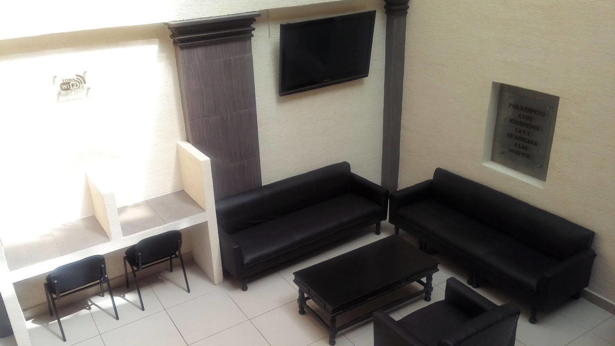 Hotel Metropolitan Гуадалахара Екстериор снимка